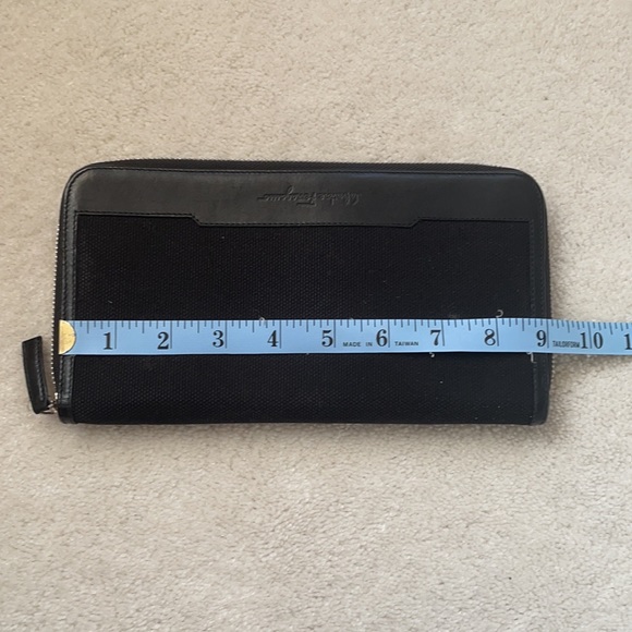 Salvatore Ferregamo Men’s Travel wallet - Picture 3 of 11